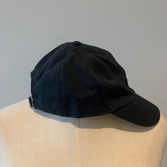 Under Armour Women’s Cap - Picture 2 of 5